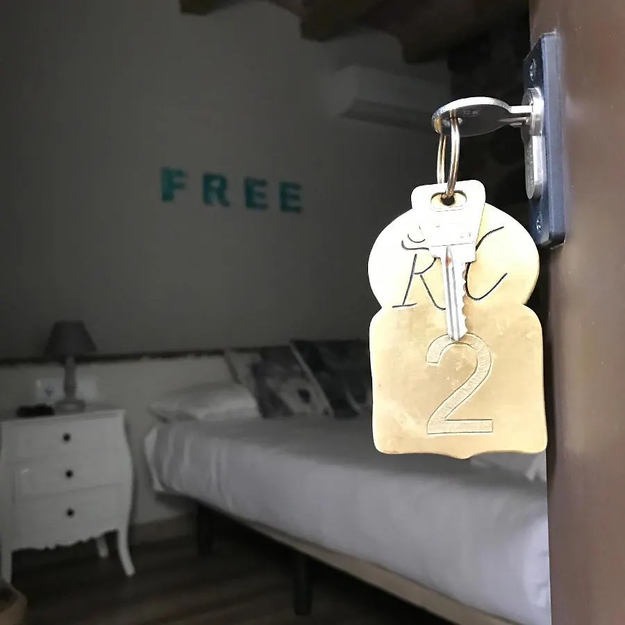 Hostal Sant Roc Montseny 0*,